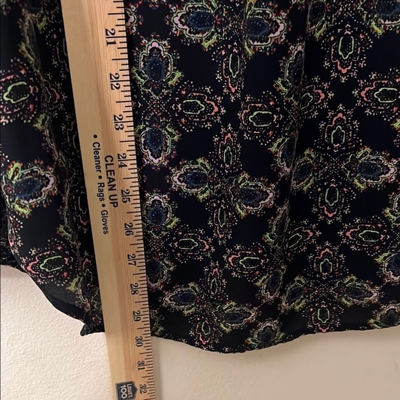 The Limited Graphic Black and Gray 3/4 Sleeve Blouse - Picture 12 of 12